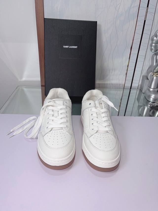 出厂:高帮 顶级版本 Ysl Saint Laurent 圣罗兰 Sl61春夏最新爆款休闲系列 Sl61运动高帮休闲鞋 圣罗兰 Sl61 ，原版购入 一比一复刻